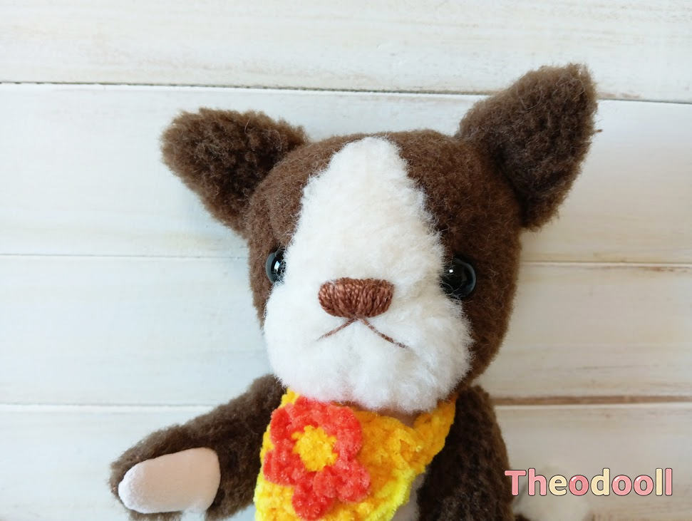 白とこげ茶の猫さん