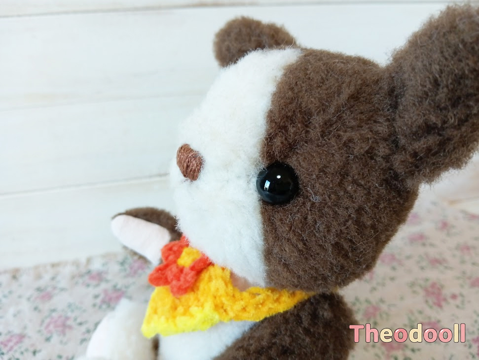 白とこげ茶の猫さん