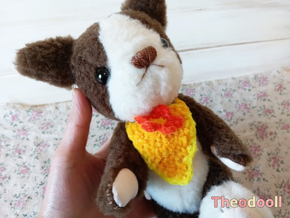 白とこげ茶の猫さん