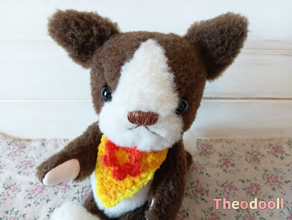 白とこげ茶の猫さん