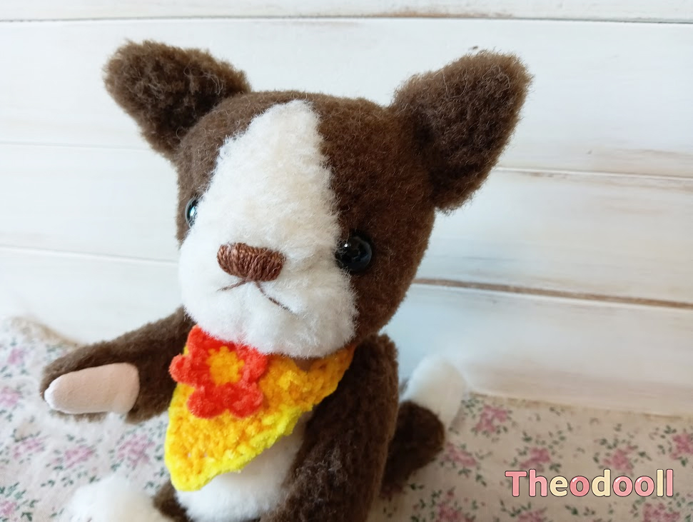 白とこげ茶の猫さん