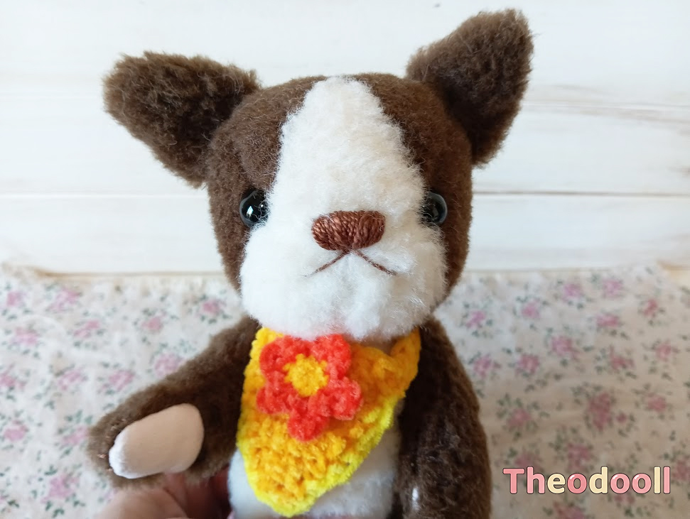 白とこげ茶の猫さん