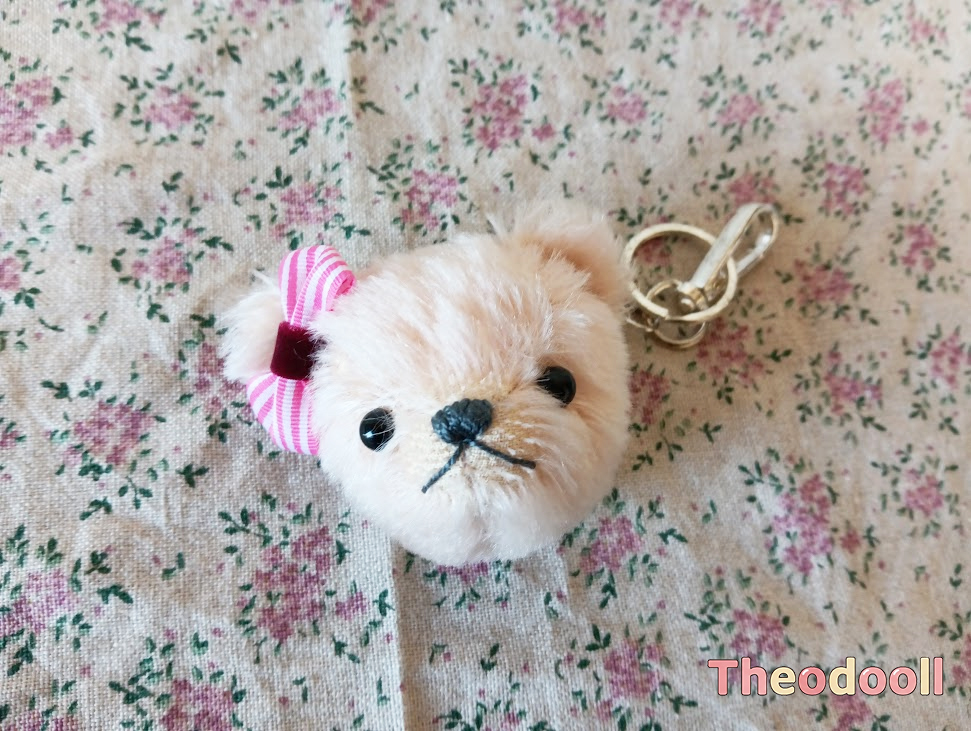 サーモンピンクのくまさんお顔バッグチャーム