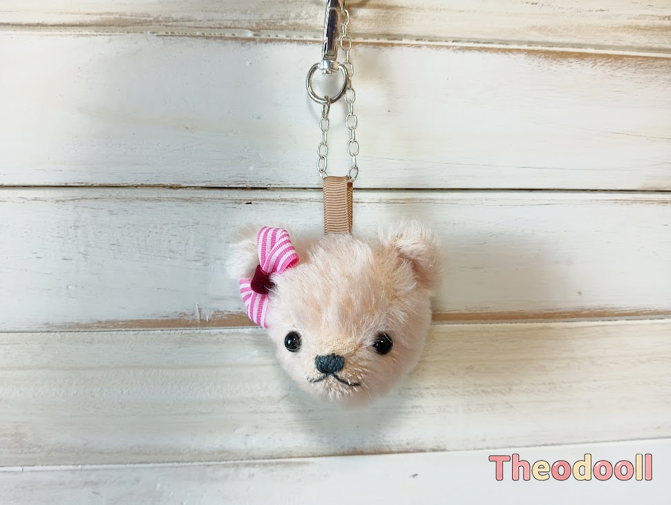 サーモンピンクのくまさんお顔バッグチャーム