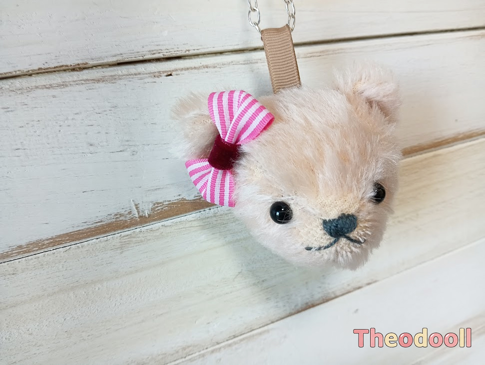 サーモンピンクのくまさんお顔バッグチャーム