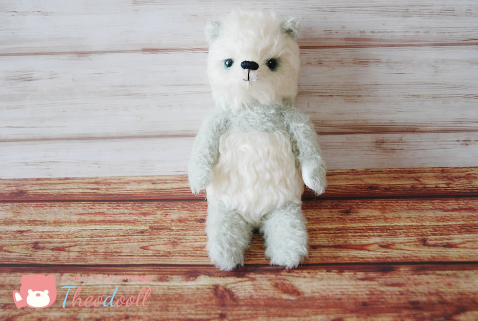 くまパンダ(ブルー)｜korpokkuma｜セオドール ハンドメイド